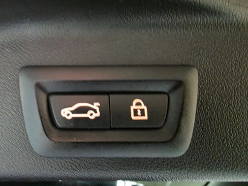 Used 2019 BMW X5 xDrive50i w/ M Sport Package image 27