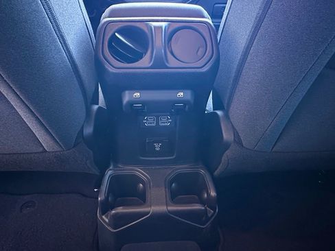 Used 2025 Jeep Wrangler Sahara image 25