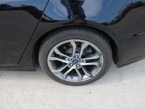 Used 2020 Ford Fusion Titanium FWD image 10