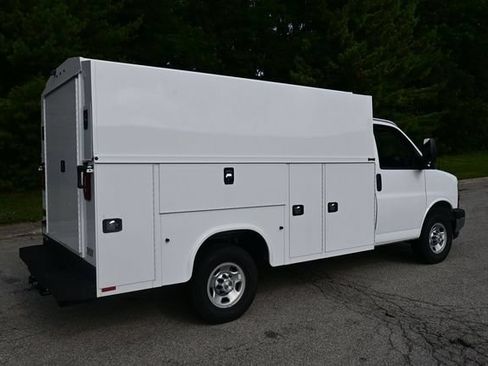 New 2026 Chevrolet Express 3500 w/ Power Convenience Package RWD image 7