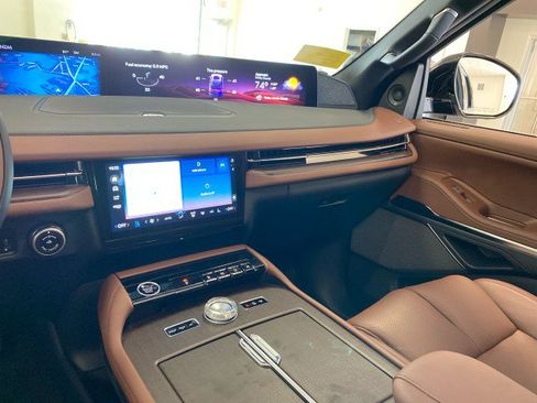 New 2027 Lincoln Navigator Reserve AWD/4WD image 20