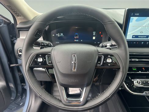 New 2026 Lincoln Corsair Premiere image 12