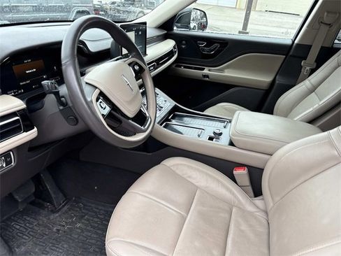 Certified 2023 Lincoln Aviator Reserve w/ Equipment Group 201A image 11
