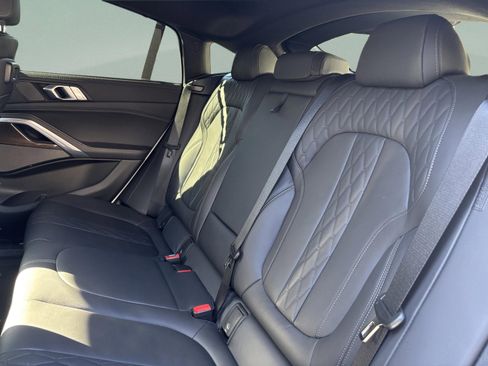 Used 2022 BMW X6 xDrive40i w/ Executive Package image 31