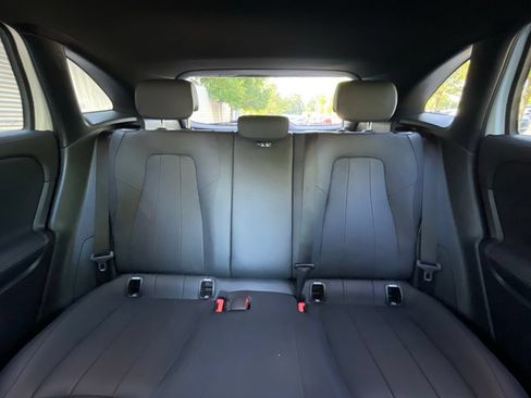 Used 2025 Mercedes-Benz GLA 250 image 29