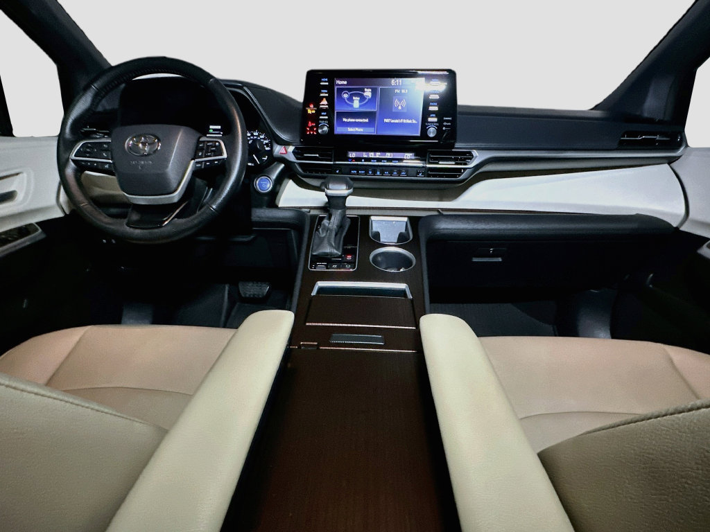 Certified 2023 Toyota Sienna XLE AWD/4WD image 9