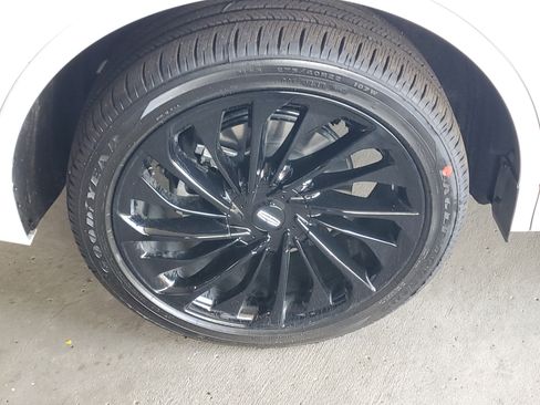 New 2026 Lincoln Aviator Reserve image 4