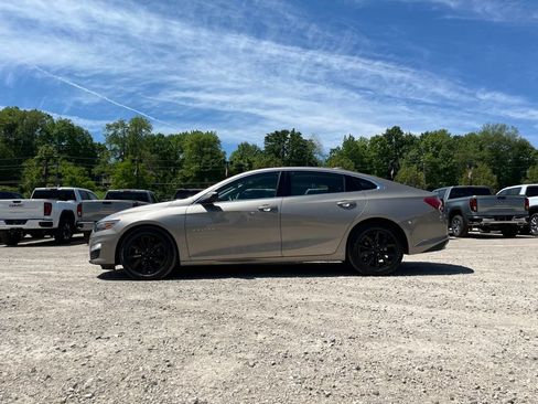 Used 2022 Chevrolet Malibu LT FWD image 16