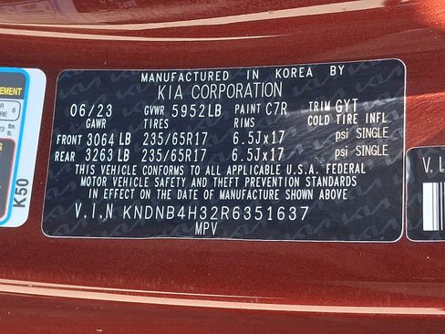 Used 2024 Kia Carnival LX FWD image 26