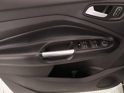 Used 2019 Ford Escape SE image 15