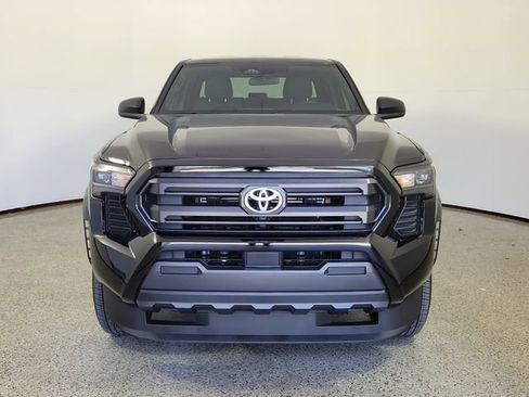Used 2025 Toyota Tacoma SR AWD/4WD image 3