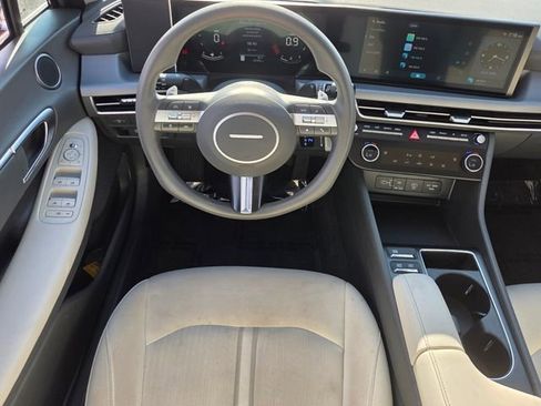 Used 2025 Hyundai Sonata SEL FWD image 11