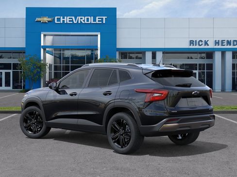 New 2026 Chevrolet Trax ACTIV w/ Sunroof Package FWD image 5