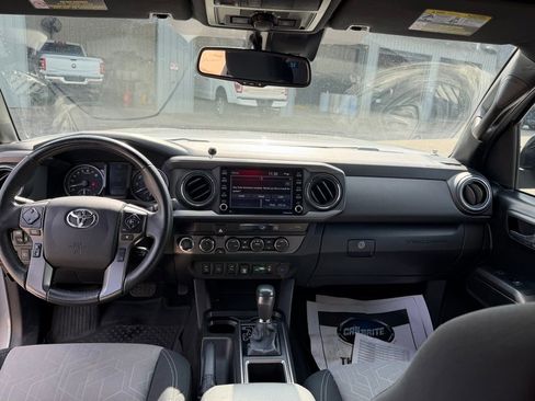 Used 2021 Toyota Tacoma TRD Off-Road w/ Technology Package AWD/4WD image 22
