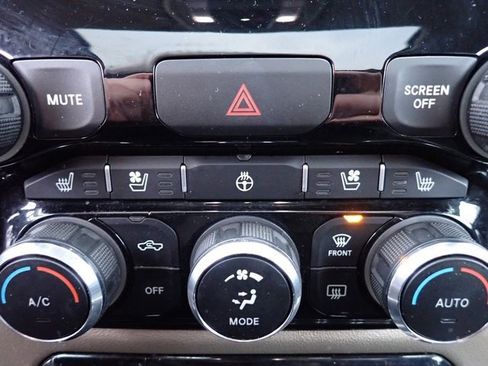 Used 2019 RAM 1500 Laramie image 25