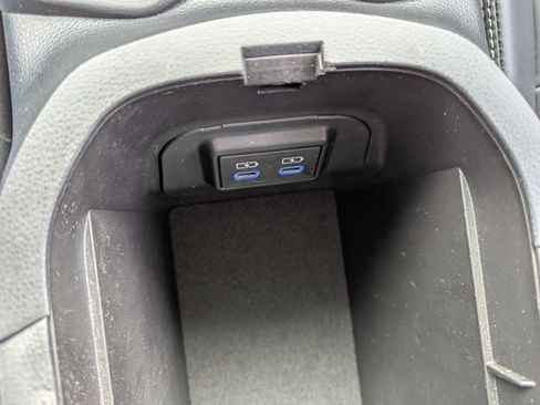 Used 2022 Toyota RAV4 XLE Premium image 23