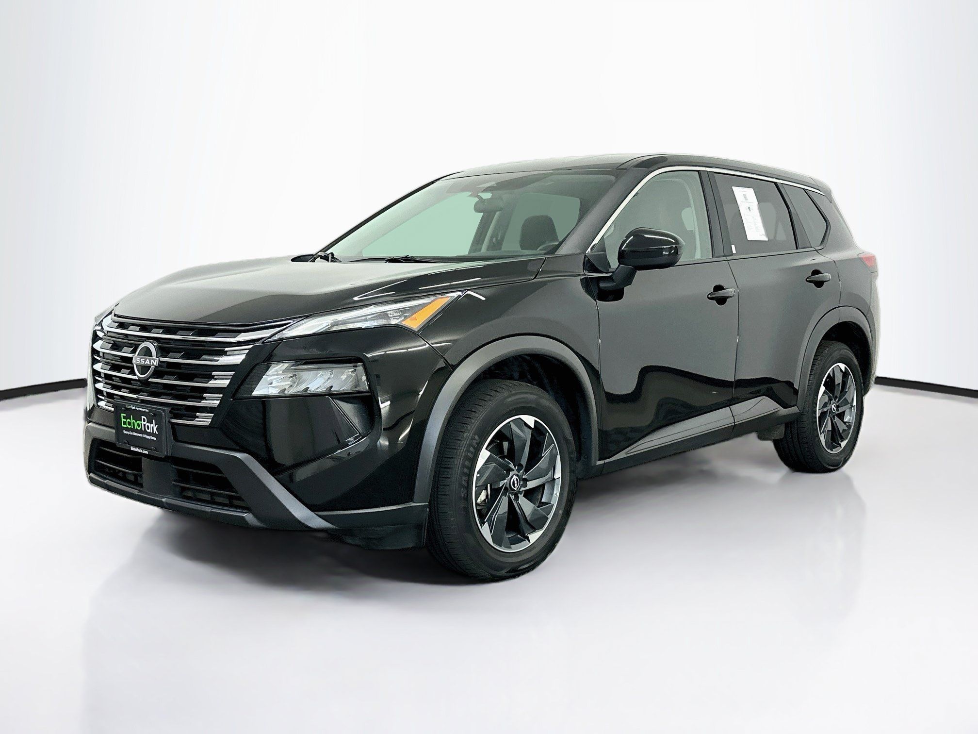 Used 2025 Nissan Rogue SV AWD/4WD image 3