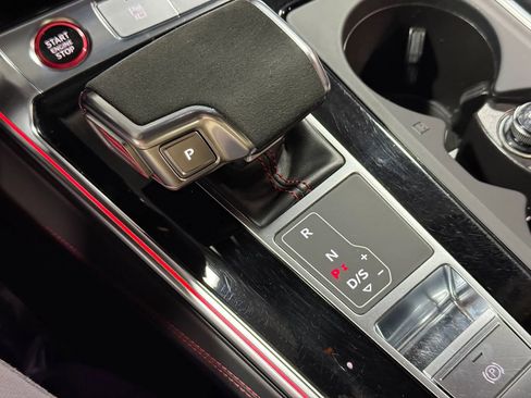 Used 2021 Audi RS 6 w/ Carbon Optic Package image 39