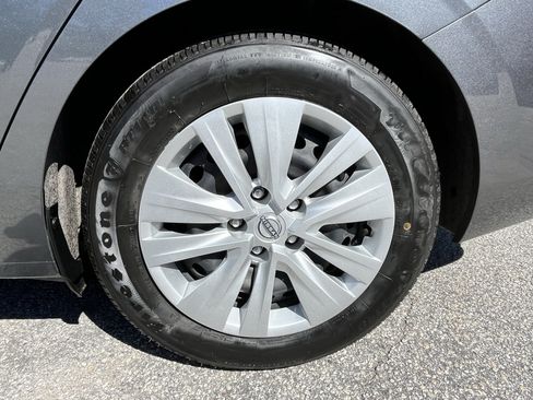 Used 2025 Nissan Sentra S FWD image 11