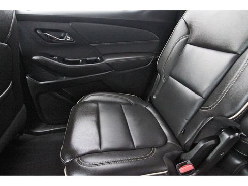 Used 2023 Chevrolet Traverse Premier w/ Redline Edition FWD image 13