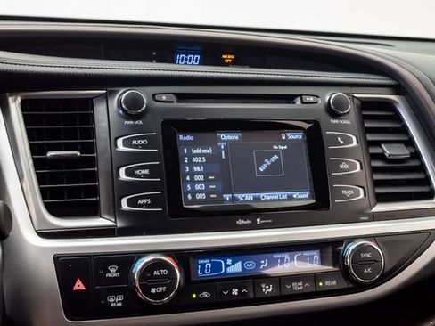 Used 2015 Toyota Highlander Plus AWD/4WD image 13