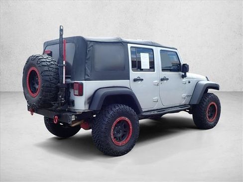 Used 2010 Jeep Wrangler Unlimited Rubicon AWD/4WD image 4