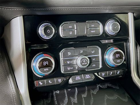 Used 2023 GMC Yukon Denali image 15