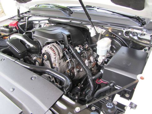 Used 2012 Chevrolet Suburban LT w/ Suspension Package, Off-Road AWD/4WD image 39