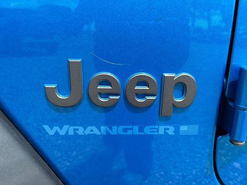 Used 2024 Jeep Wrangler Unlimited AWD/4WD image 4