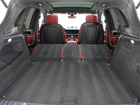 Used 2021 Porsche Cayenne image 71