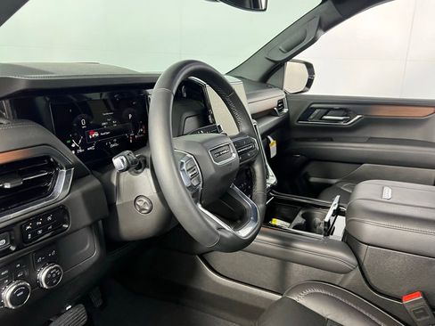 Used 2025 GMC Yukon Denali image 22