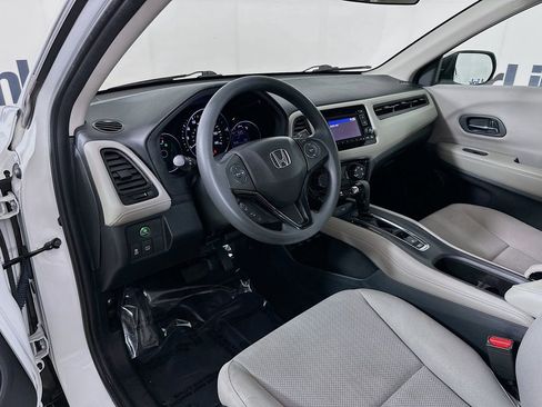Used 2018 Honda HR-V LX image 10