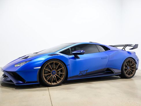 Used 2023 Lamborghini Huracan STO RWD image 13