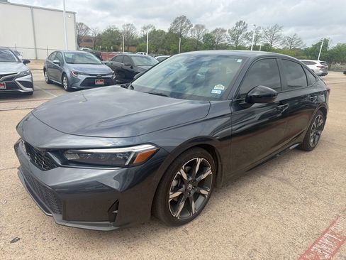 Used 2025 Honda Civic Sport image 1