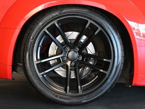 Used 2015 Dodge Challenger R/T Scat Pack w/ Leather Interior Group RWD image 9