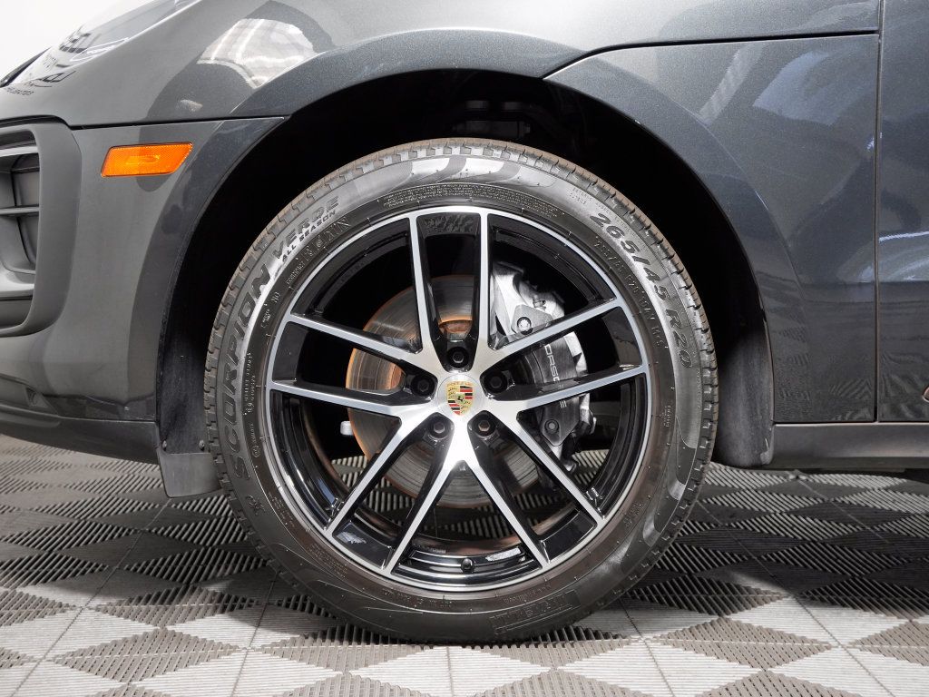 Certified 2023 Porsche Macan AWD/4WD image 12