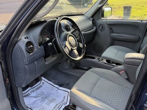 Used 2007 Jeep Liberty Sport AWD/4WD image 13