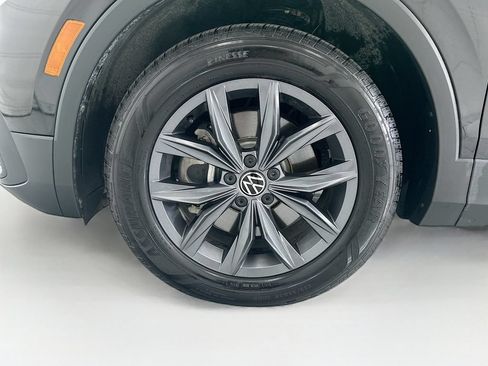 Used 2023 Volkswagen Tiguan SE w/ Panoramic Sunroof Package FWD image 29