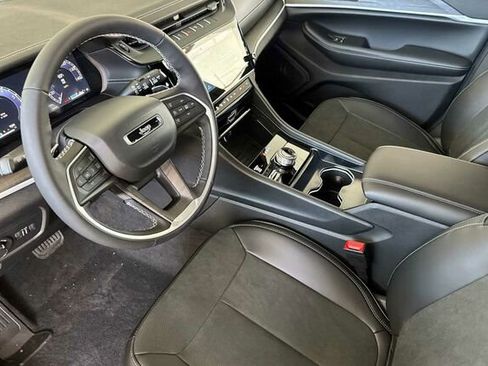 New 2026 Jeep Grand Cherokee Altitude AWD/4WD image 7