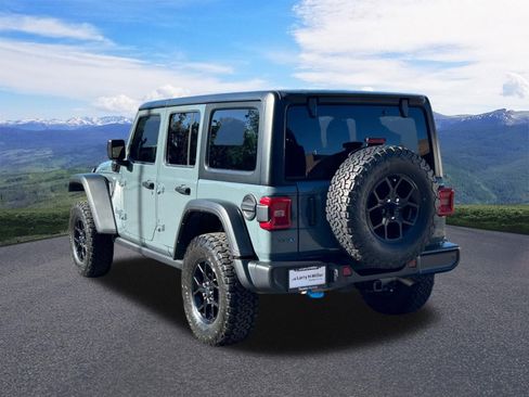 Used 2024 Jeep Wrangler Unlimited AWD/4WD image 3