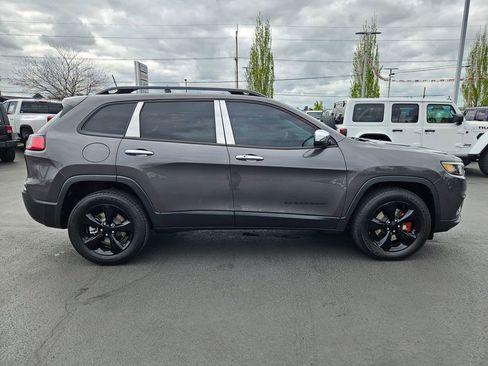 Used 2019 Jeep Cherokee Latitude Plus AWD/4WD image 7