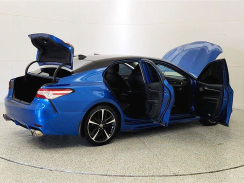 Used 2020 Toyota Camry XSE w/ Navigation Package FWD image 12