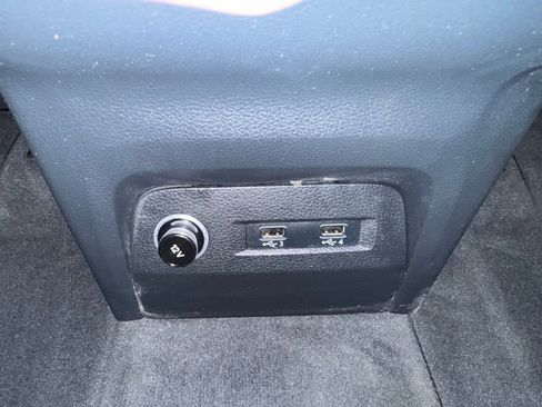 Used 2019 Audi e-tron Premium Plus image 35