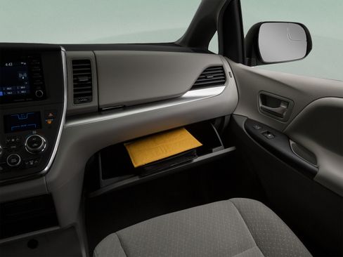 Used 2020 Toyota Sienna LE FWD image 37