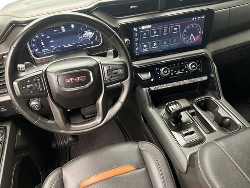 Used 2023 GMC Sierra 1500 AT4 w/ Technology Package AWD/4WD image 4
