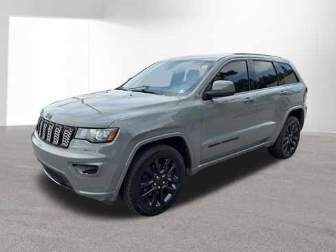Used 2021 Jeep Grand Cherokee Laredo X AWD/4WD image 7