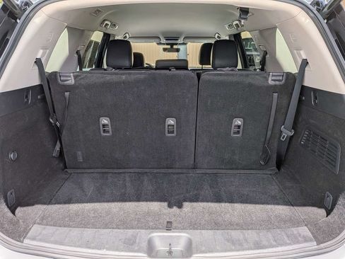 Used 2025 Nissan Pathfinder SL FWD image 14