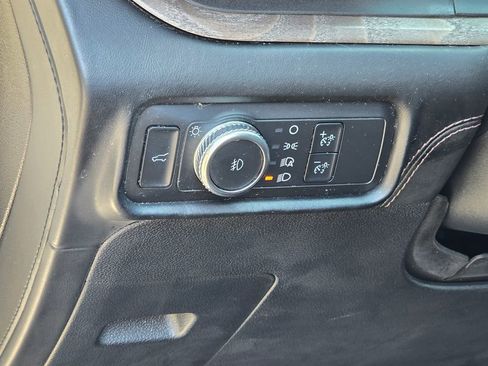 Used 2022 Ford Explorer Platinum w/ Equipment Group 601A image 38