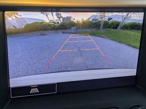 Used 2023 GMC Acadia SLT image 14