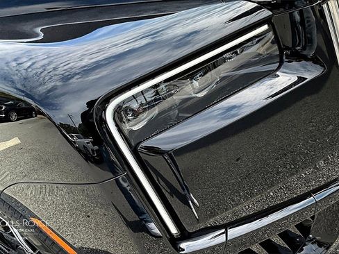 Certified 2025 Rolls-Royce Cullinan Black Badge image 25